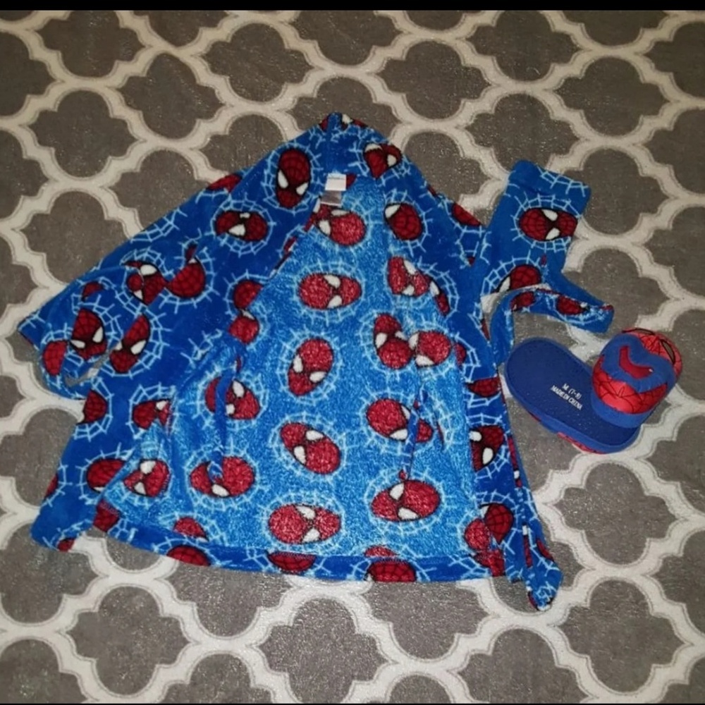 Spider-Man 2 Robe With Matching Slippers - Picture 4 of 7